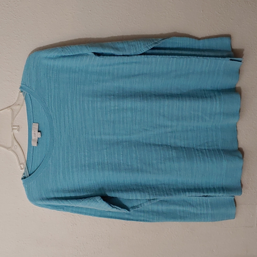 Loft Women's Size Medium Textured long Sleeved Tee